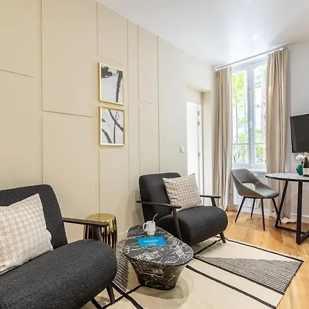 아파트 0#2people#wagram#1bedroom#ternes 파리