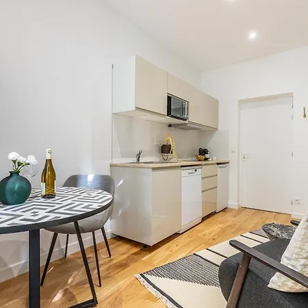 0#2people#wagram#1bedroom#ternes 아파트 파리